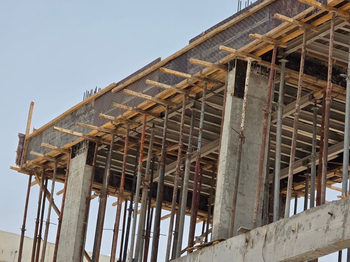 Slab formwork system under a concrete pour